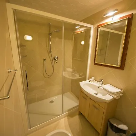 Gasthof In Tracastello - Air Cond - Parking Not Included - *