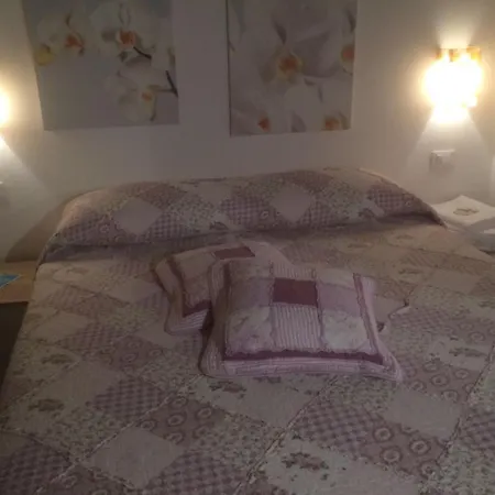 In Tracastello - Air Cond - Parking Not Included - *